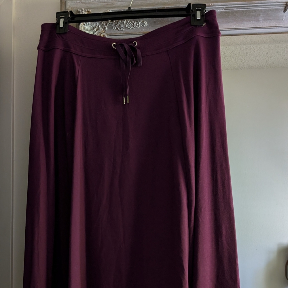 Athleta Casual Purple Women's Midi Skirt